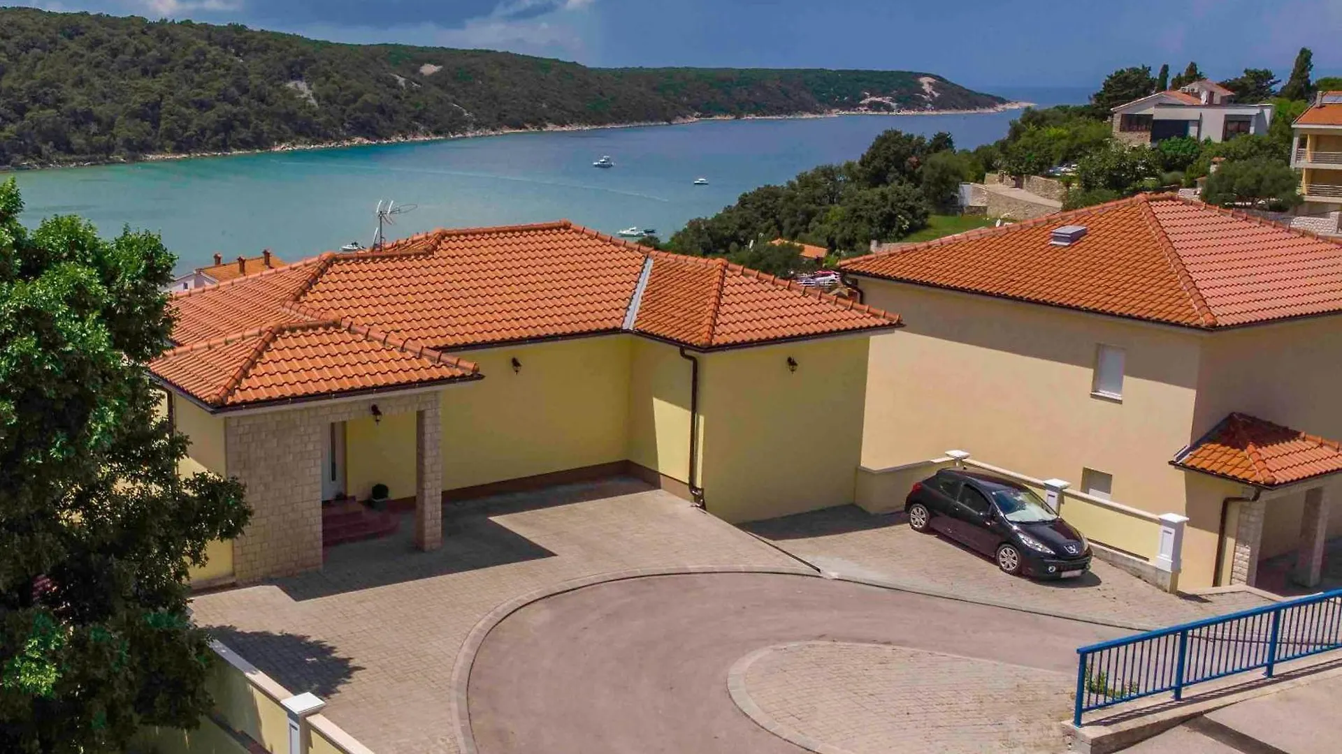 Apartments With A Parking Space Kampor, Rab - 20925 Rab Town