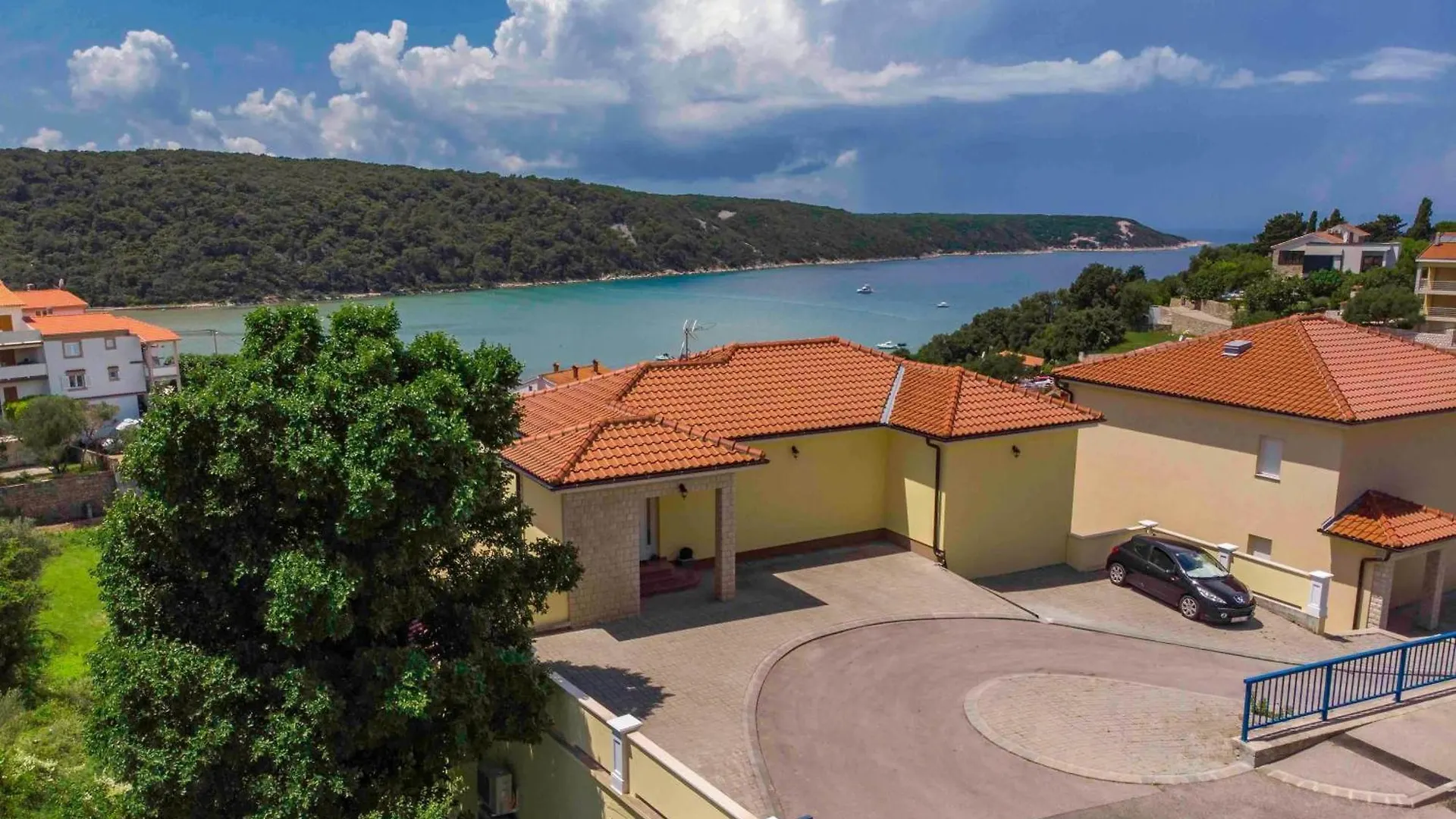 Apartments With A Parking Space Kampor, Rab - 20925 Rab Town